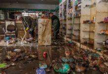 Tragédia no Sul: Lojistas de Porto Alegre recomeçam após enchente histórica