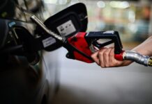 Petrobras anuncia aumenta os preços da gasolina e gás de cozinha