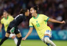 Seleção feminina do Brasil vence França e vai à semifinal das Olimpíadas de Paris