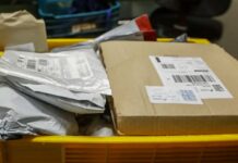 Correios emitem alerta sobre golpe envolvendo cobrança de taxa para liberação de encomenda