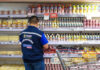 Procon-AM apreende mais de 20 produtos impróprios para consumo em supermercado de Manaus